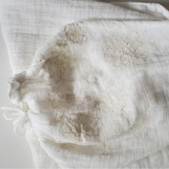 ZARA ~ ✨ Bloggers Favorite ✨ROMPER WITH FLORAL EMBROIDERY - Picture 8 of 11